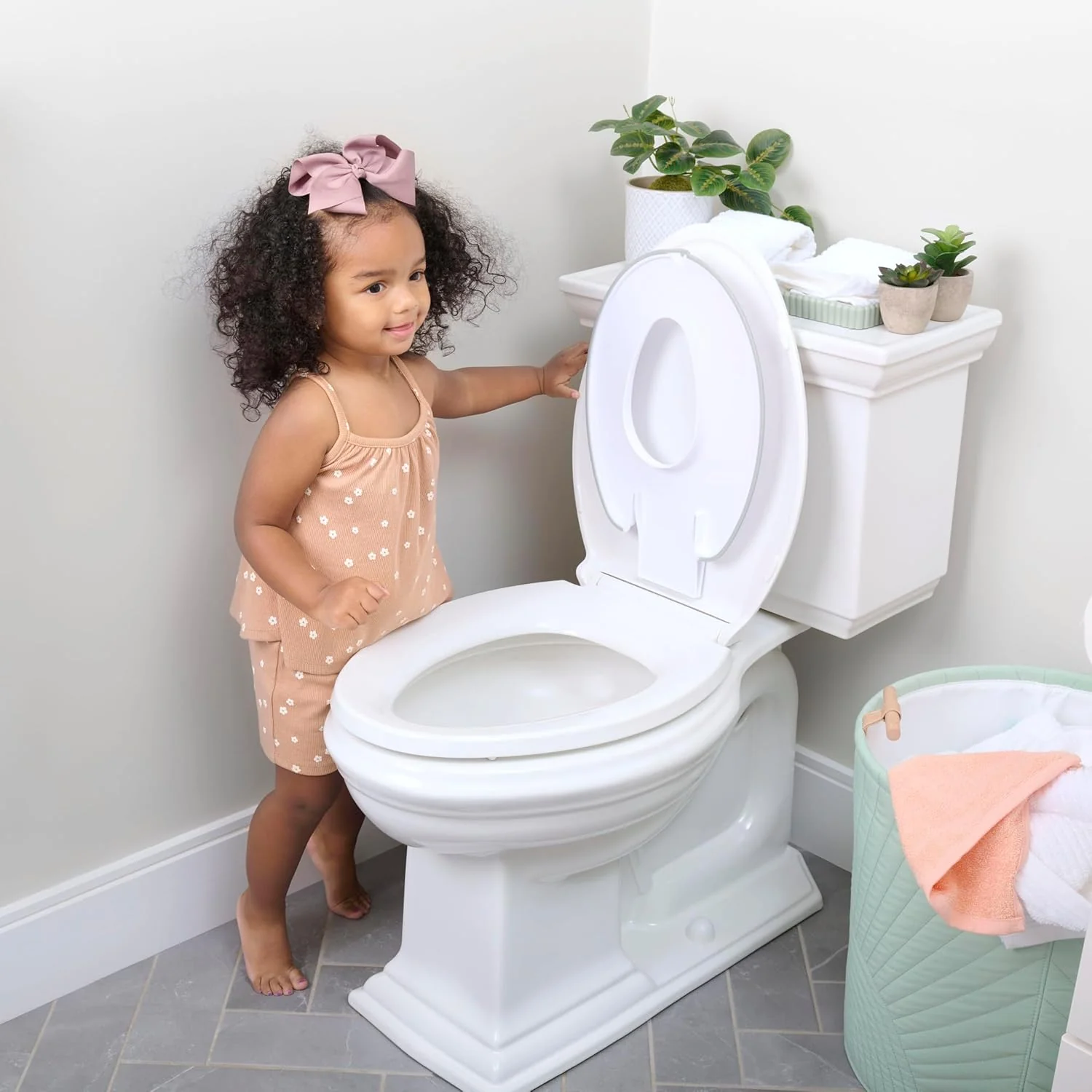 Ingenuity, Flip & Sit Potty, Asiento Semipermanente, Fácil Instalación, Para Mayores de 18 Meses - Image 4