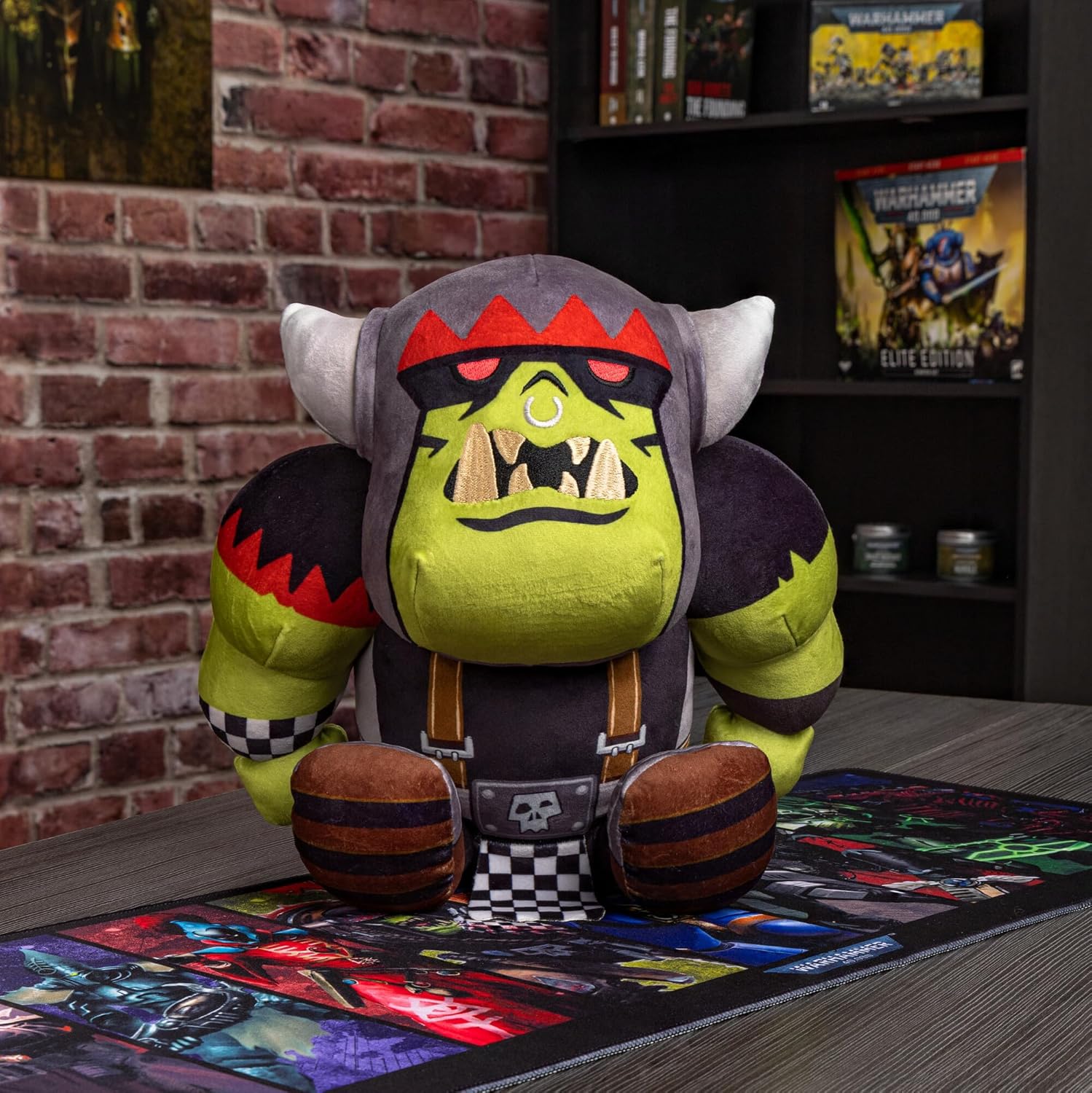 Warhammer 40 000 Goff Ork Boy Mega Plüsch von Club Mocchi Mocchi, 33 cm Sammel Plüschtier, extra weiches Ork Kuscheltier, offizielles Warhammer 40K Fan Merch, Geschenk für Teenager und Erwachsene - Image 5