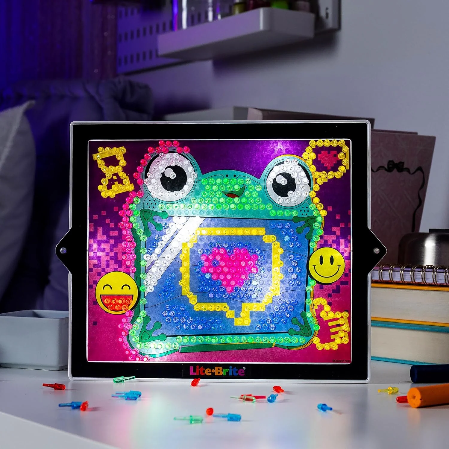 Basic Fun Lite Brite ColorPOP Toy Story 5 Light Up Art Set With 650 Mini Pegs HD Screen And Colour Templates Creative Toy For Kids Age 6 Years and Up - Image 4