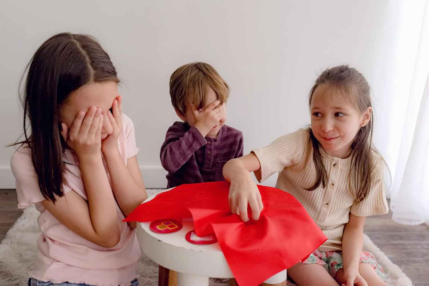 Blue Orange | Magicaboo | Board Game | Ages 4+ | 3-5 Players | 10 Minutes Playing Time - Image 3