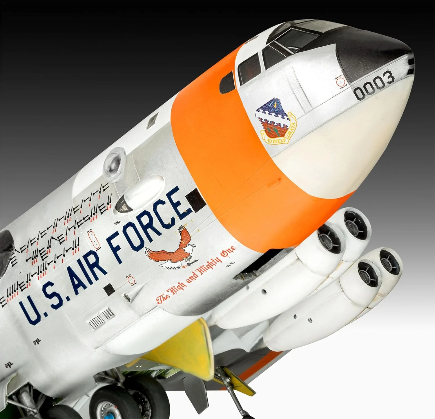Revell 03793 B-52D Stratofortress Platinum Edition Aircraft 1:72 Scale Unbuilt/Unpainted Plastic Model Kit - Image 2