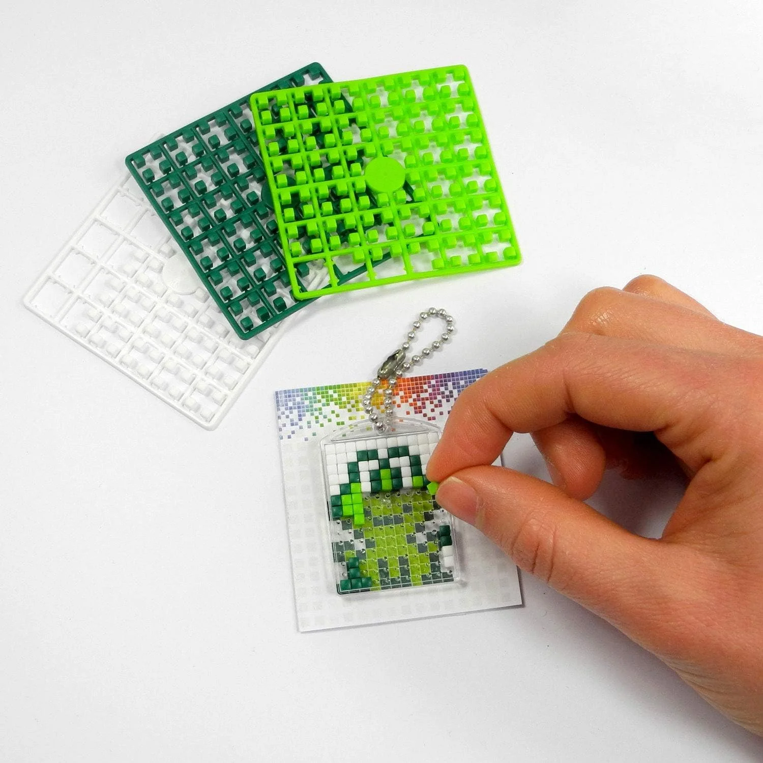 Pracht Creatives Hobby P90035-63501 Fantasie Pixel Fun Craft Kit 15-Create 4 Lockets Keyrings, Boys and Girls, Ideal as a Small Gift, Bag, Children's Birthday Party, Colourful - Image 7