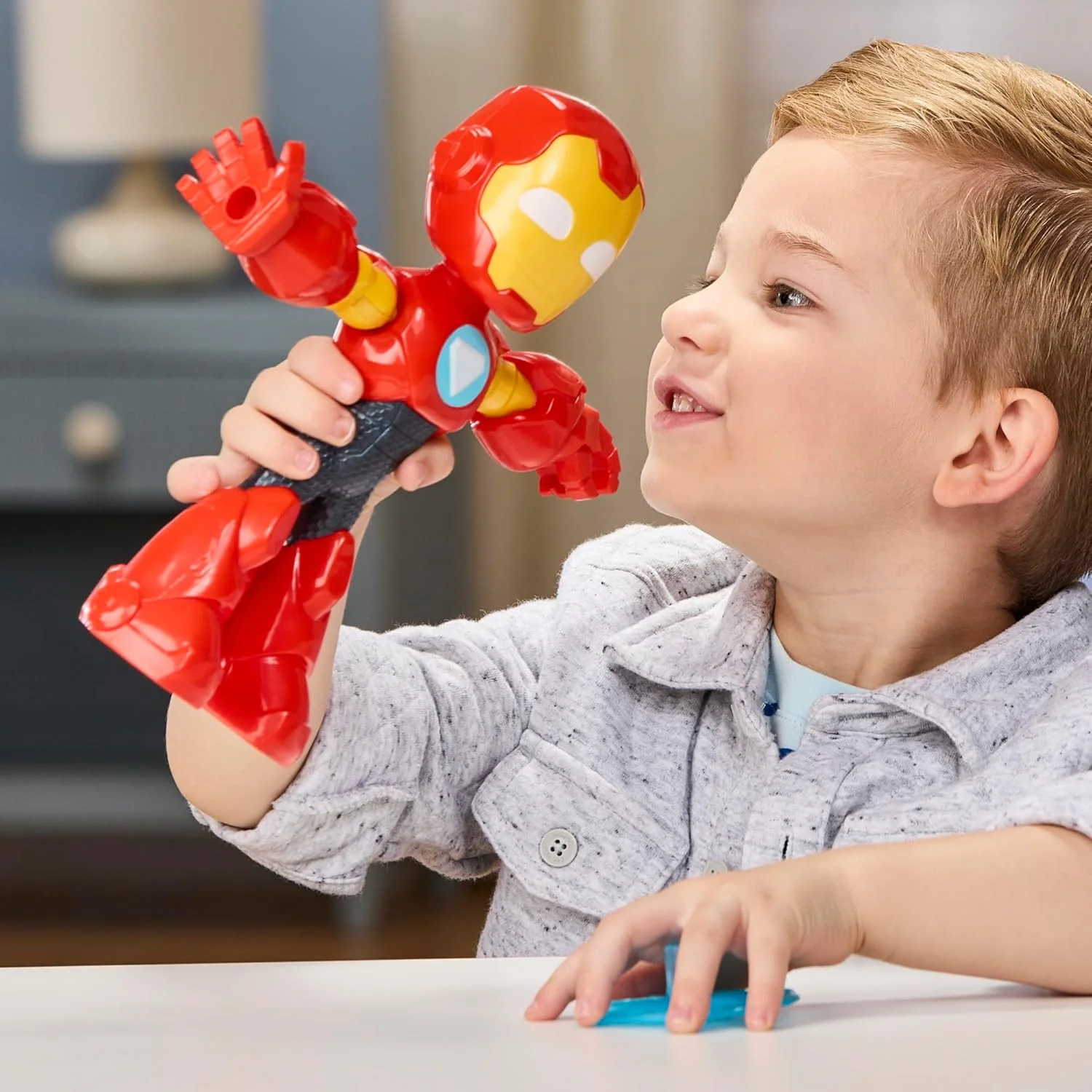 Iron Man and His Awesome Friends Marvel Iron Man 22.8 cm (9 Inch) Poseable Action Figure with Repulsor Shield Accessory, Super Hero Toy for Kids Ages 3+ - Image 4