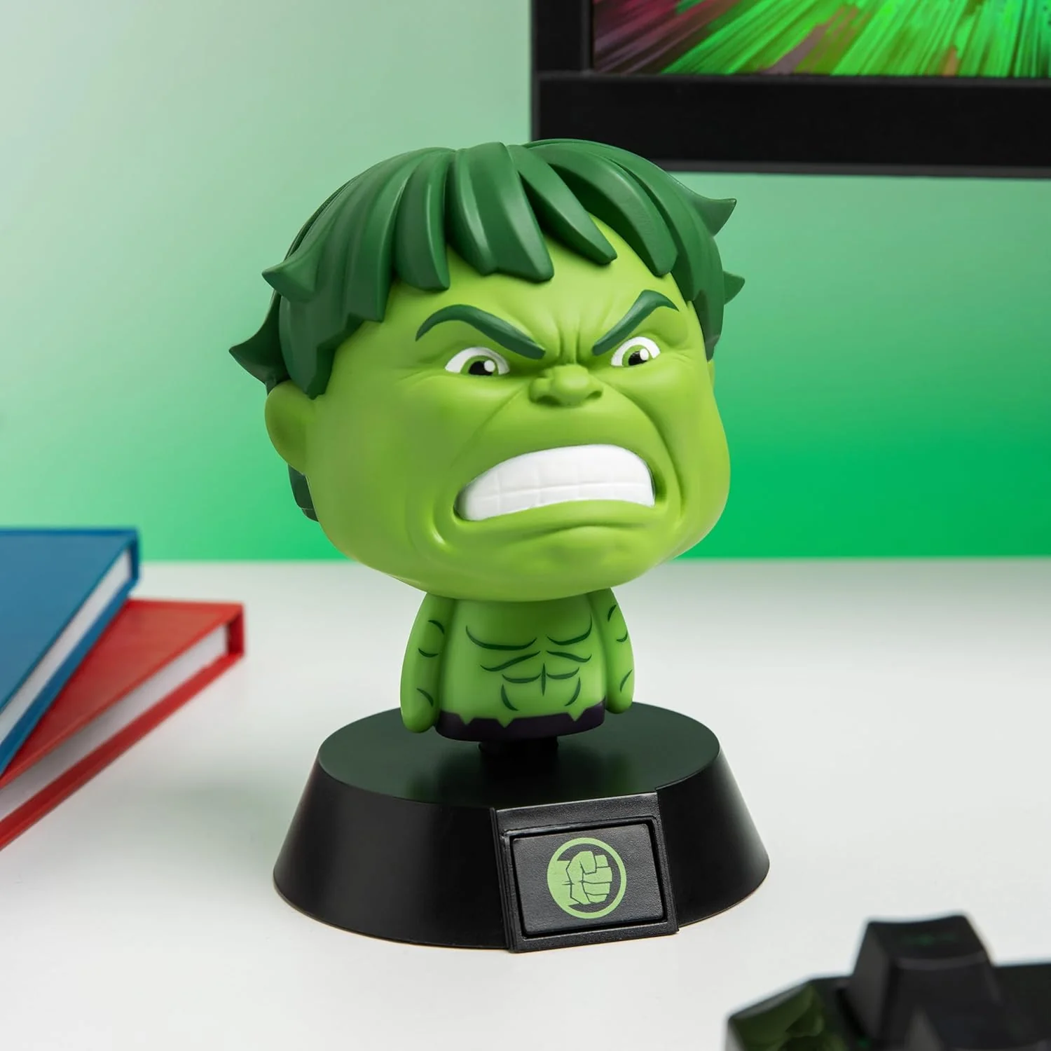 Paladone Marvel Hulk Icon Light, 11cm Desk or Bedside Lamp, AAA Battery Powered, Officially Licensed - Image 8