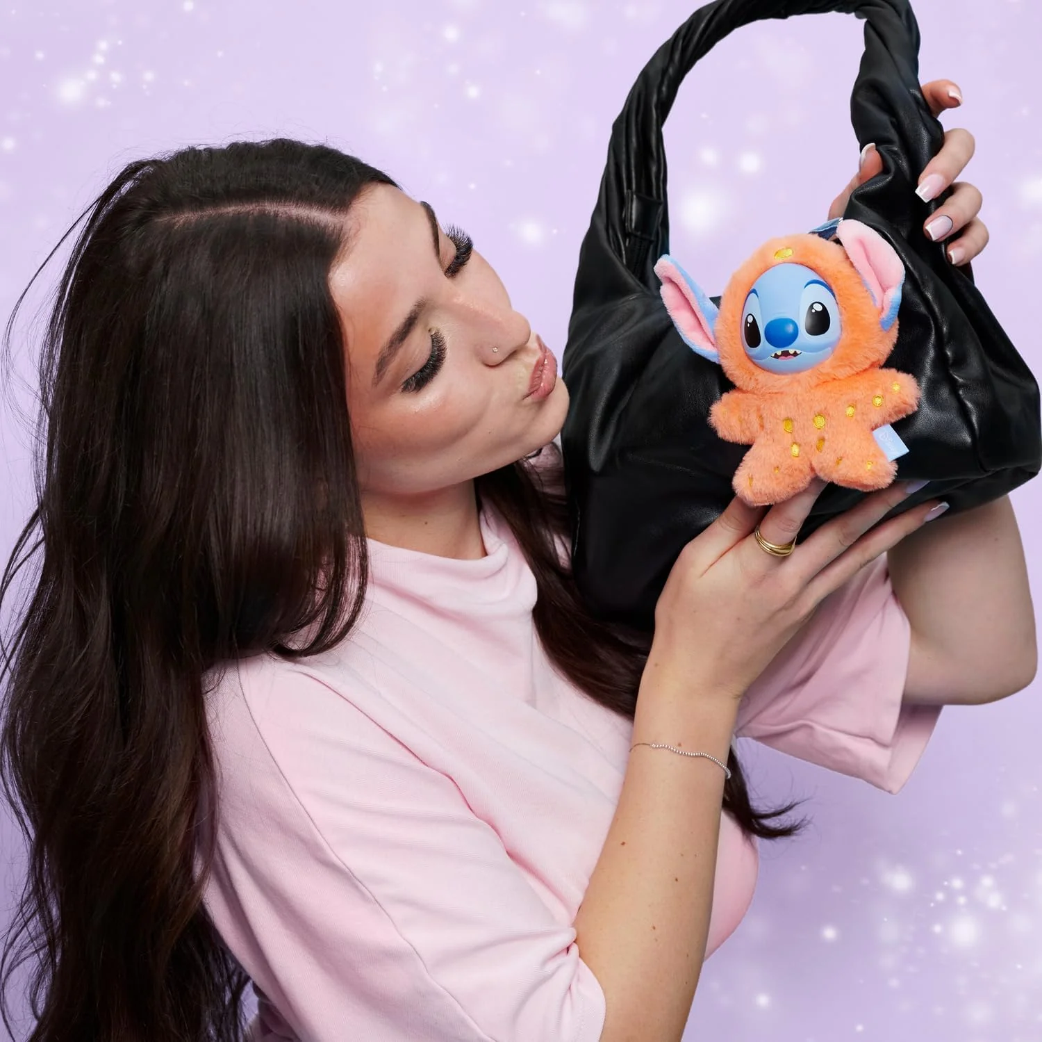 Disney YuYus Stitch Wave 1 – Plüsch-Vinyl-Charms im Blindbox-Format, Bag-Charm-Trend, 9 tierische Designs wie Tiger oder Axolotl, Karabiner, Überraschungsfigur, ca. 12 cm, für Kinder & Fans - Image 3
