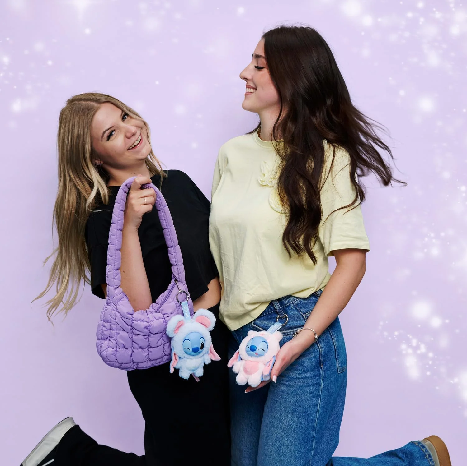 Disney YuYus Stitch Wave 1 – Plüsch-Vinyl-Charms im Blindbox-Format, Bag-Charm-Trend, 9 tierische Designs wie Tiger oder Axolotl, Karabiner, Überraschungsfigur, ca. 12 cm, für Kinder & Fans - Image 5