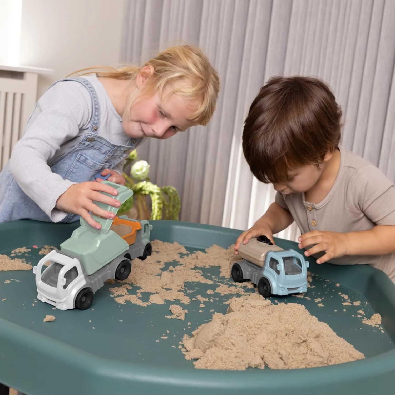 Dantoy - Classic Tipper Truck (2218) - Image 2