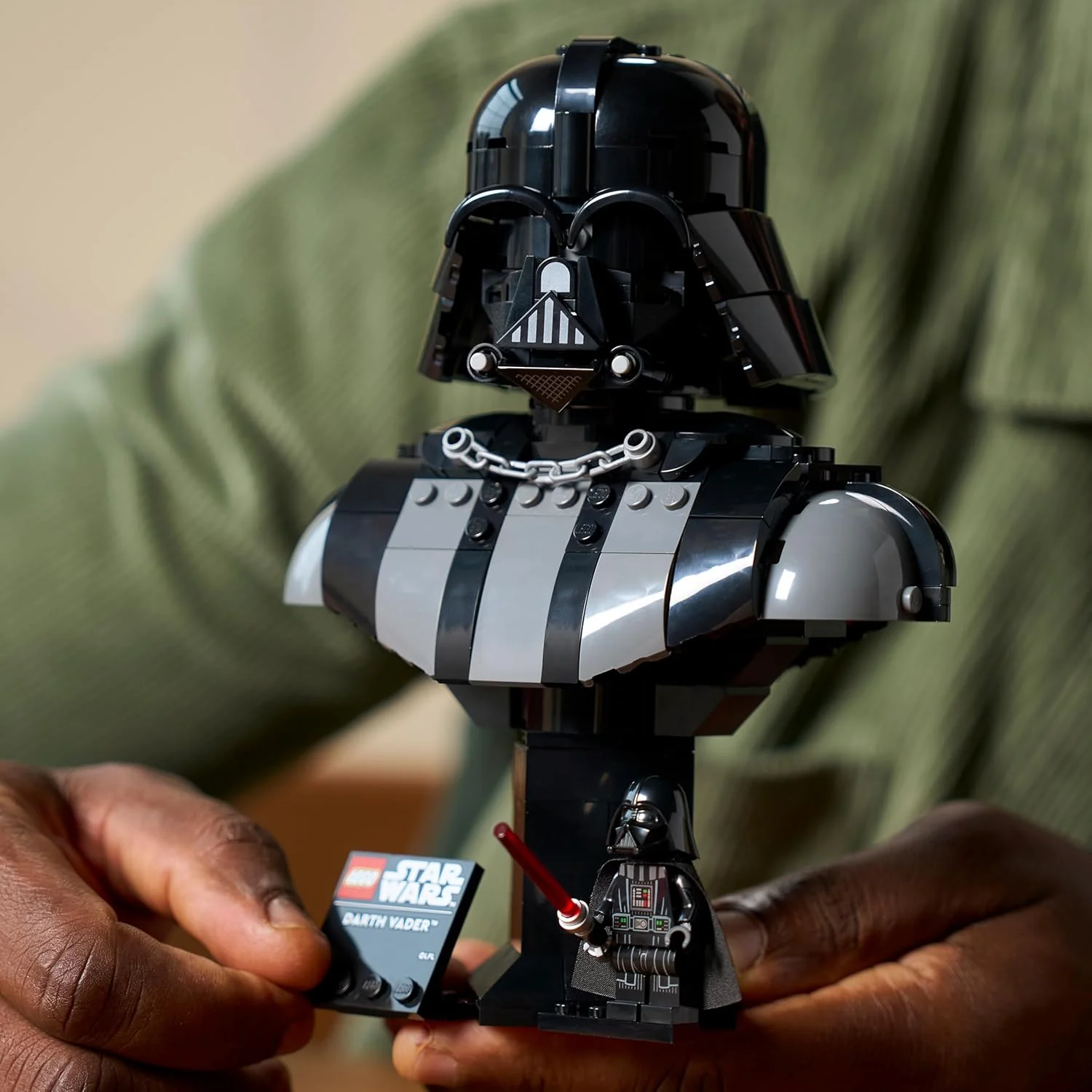 LEGO Star Wars 75439 Darth Vader Buste - Bouwpakket voor Volwassenen Incl. Verzamelbare Sith Minifiguur met Rood Lichtzwaard - Woondecoratie - Cadeau voor A New Hope Fans - Image 5