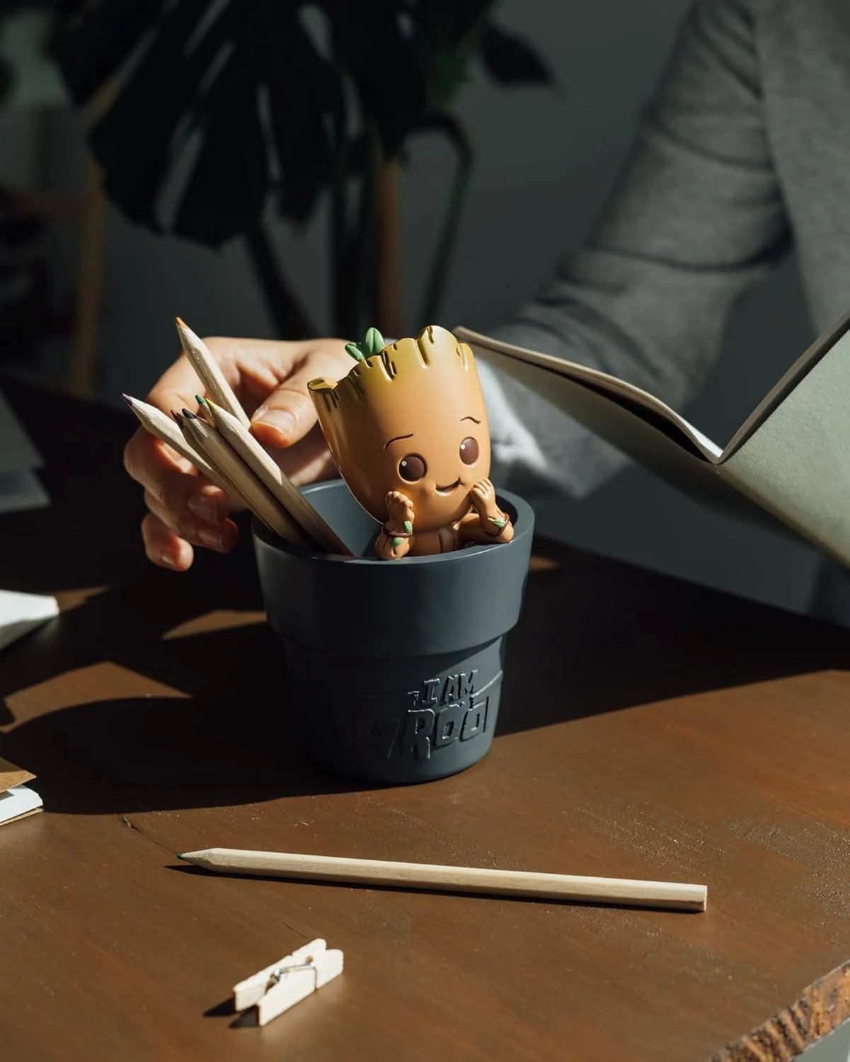 Grupo Erik Portapenne da Scrivania Groot Marvel 3D - Porta Penne Decorativo in Resina con Scomparto Interno | Cancelleria, Marvel Legends - Guardiani della Galassia (9,8 x 16,3 x 9,8 cm - Image 4