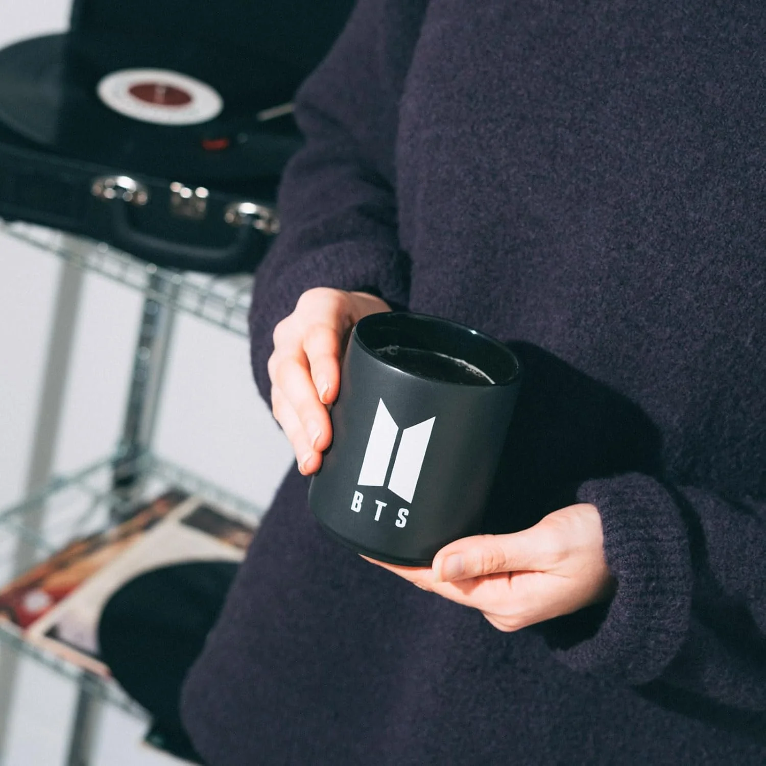 Grupo Erik Tazza BTS - Tazza Colazione Ceramica con Colori Vivaci e Stampa di Alta Qualità 350 ml, Adatte a Lavastoviglie e Microonde | Tazzine Caffe Particolari, Kpop Gadget - Image 2