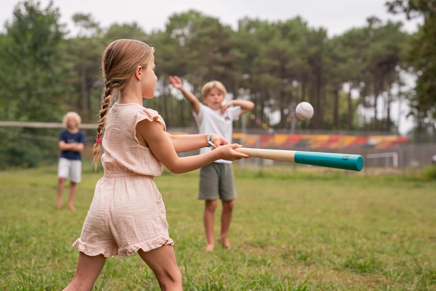 BS Toys Honkbalset van hout, stok, bal en 4 basissen, buitenspel 4-18 spelers, vanaf 8 jaar - Image 2